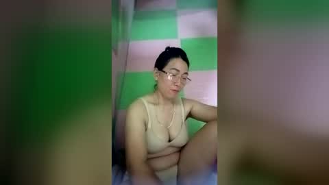 Snapshot of mickye00 chatting on July 6, 2026, 6:43 am Miky online show from July 6, 2026, 6:43 am