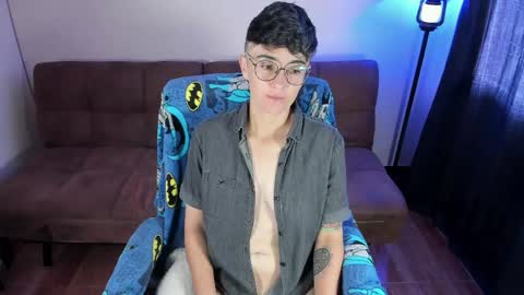 Snapshot of midnight07_ chatting on May 19, 2026, 3:29 pm Blue online show from May 19, 2026, 3:29 pm