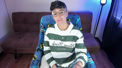 Snapshot of midnight07_ chatting on May 22, 2026, 3:39 pm Blue online show from May 22, 2026, 3:39 pm