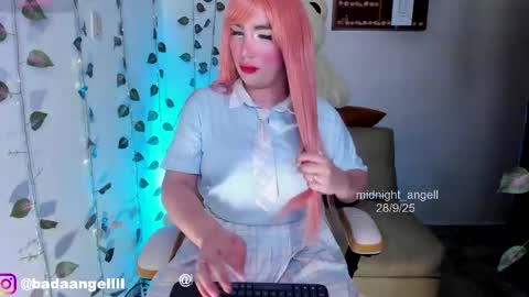 Snapshot of midnight_angell chatting on September 29, 2025, 12:27 am online show from September 29, 2025, 12:27 am