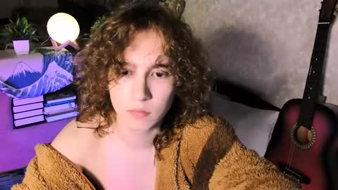 Snapshot of midnight_answer chatting on February 10, 2025, 2:37 pm Max online show from February 10, 2025, 2:37 pm