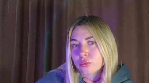 Snapshot of midnight_lace1 chatting on February 3, 2026, 9:03 am Midnight lace1 online show from February 3, 2026, 9:03 am