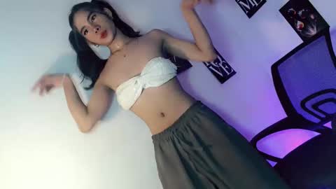 midnight_mystique18 online show from June 2, 2026, 1:57 pm