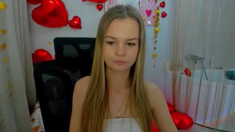 Snapshot of midnighteaura chatting on February 3, 2026, 2:53 am midnighteaura online show from February 3, 2026, 2:53 am