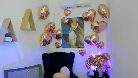 Snapshot of midnighteaura chatting on February 5, 2026, 3:44 am midnighteaura online show from February 5, 2026, 3:44 am