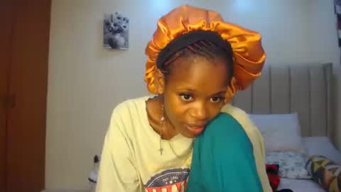 midnightn online show from October 12, 2025, 7:02 pm