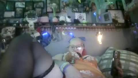 midnightseducer1 online show from April 5, 2026, 12:57 pm