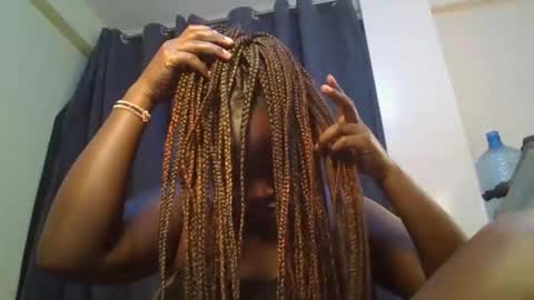 Snapshot of midnightt_curves chatting on May 22, 2026, 9:20 pm midnightt_curves online show from May 22, 2026, 9:20 pm