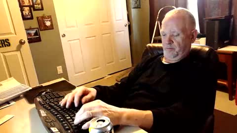 midwestdad09 online show from November 1, 2025, 1:35 pm