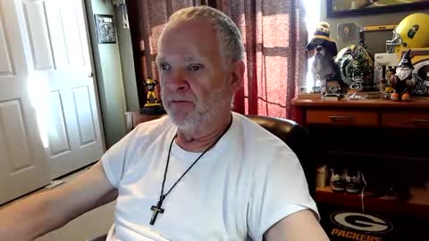 midwestdad09 online show from December 16, 2025, 7:19 pm