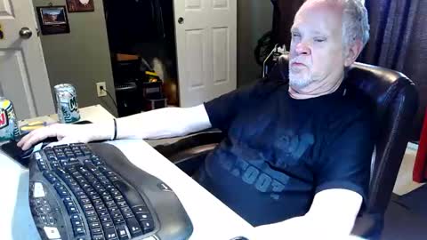 midwestdad09 online show from March 27, 2026, 6:51 pm