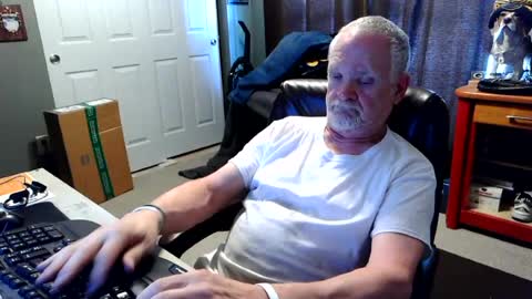 midwestdad09 online show from July 4, 2026, 6:36 pm