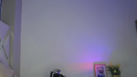 Snapshot of miel_alisha chatting on July 7, 2026, 12:42 pm miel online show from July 7, 2026, 12:42 pm