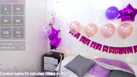miel_gomez online show from December 5, 2024, 4:01 pm