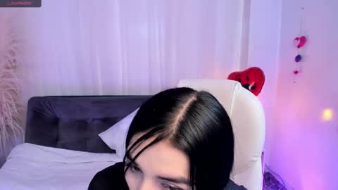 miel_gomez online show from February 25, 2025, 8:19 pm