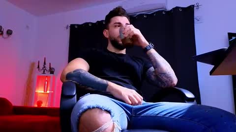 MightyAaron online show from October 23, 2025, 5:07 am