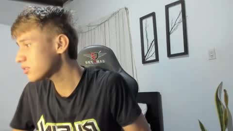 Miguel Hernandez online show from February 15, 2025, 10:42 pm