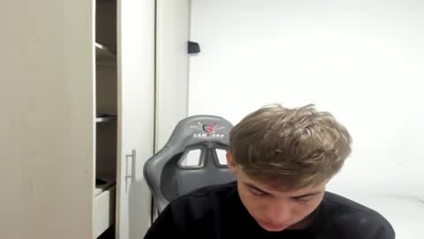 Miguel Hernandez online show from October 12, 2025, 7:46 pm