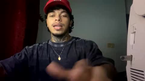 miguelvl01 online show from October 5, 2025, 9:07 am