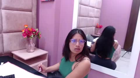 Snapshot of miha_smith chatting on December 12, 2024, 2:37 am Miha online show from December 12, 2024, 2:37 am
