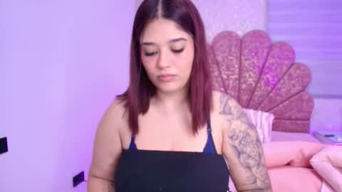 Mia  online show from November 23, 2025, 11:54 am