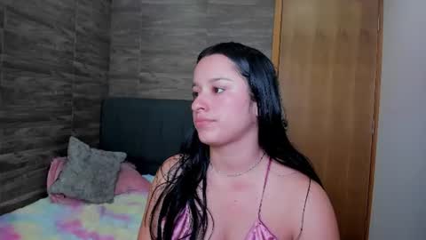 Snapshot of miia_belll chatting on July 7, 2026, 2:25 am Mia online show from July 7, 2026, 2:25 am