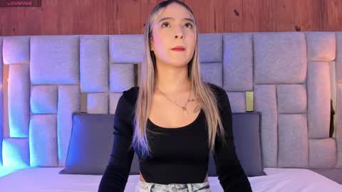 Snapshot of miia_reeves_ chatting on April 28, 2026, 11:26 am Mia online show from April 28, 2026, 11:26 am