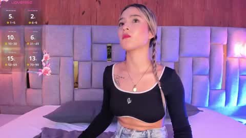 Snapshot of miia_reeves_ chatting on May 1, 2026, 11:26 am Mia online show from May 1, 2026, 11:26 am