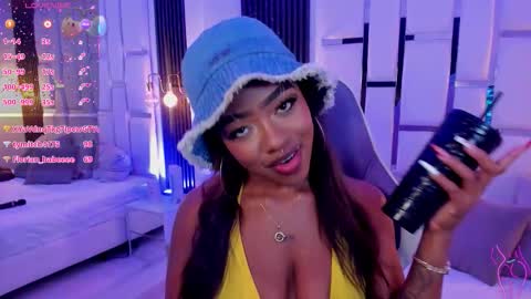 Miia Schwarz  online show from November 18, 2025, 8:52 am