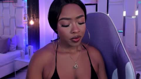 Miia Schwarz  online show from December 18, 2025, 10:27 pm