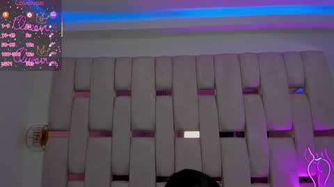 Miia Schwarz  online show from April 19, 2026, 1:54 pm