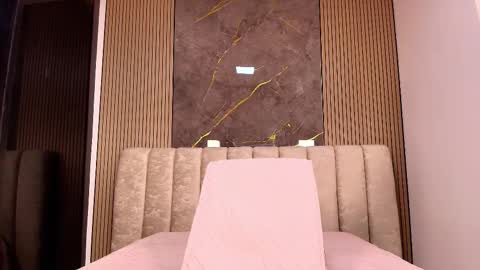 Snapshot of miia_scoott_ chatting on December 2, 2025, 12:10 pm miia scoott online show from December 2, 2025, 12:10 pm