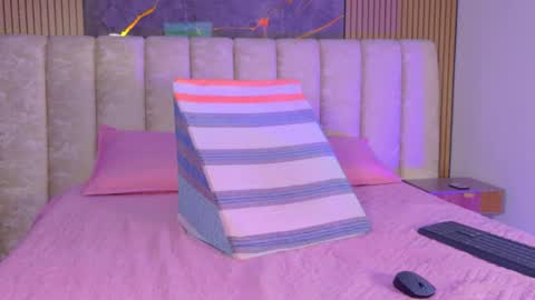 Snapshot of miia_scoott_ chatting on December 16, 2025, 11:59 am miia scoott online show from December 16, 2025, 11:59 am