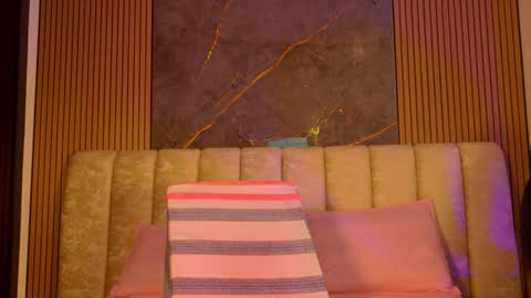 Snapshot of miia_scoott_ chatting on December 20, 2025, 11:50 am miia scoott online show from December 20, 2025, 11:50 am