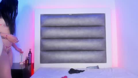 Mia online show from March 3, 2026, 4:07 am