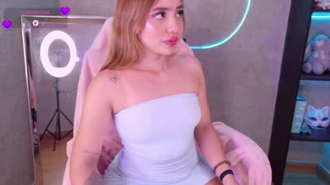 Snapshot of miia_sttone chatting on April 18, 2026, 4:55 pm miia_sttone online show from April 18, 2026, 4:55 pm
