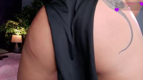 Snapshot of miia_sttone chatting on April 21, 2026, 5:06 pm miia_sttone online show from April 21, 2026, 5:06 pm