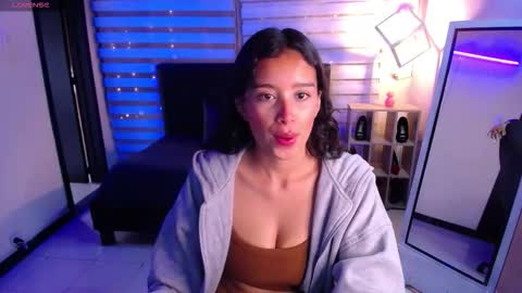 miiaa_evans1 online show from October 22, 2025, 7:57 pm
