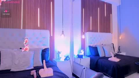 Mia  online show from April 16, 2026, 4:41 pm