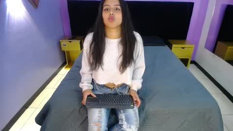 Snapshot of miilky__ chatting on March 3, 2026, 3:45 am Miilky online show from March 3, 2026, 3:45 am