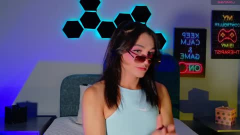 Snapshot of mika_velvet chatting on April 21, 2026, 9:06 pm mika_velvet online show from April 21, 2026, 9:06 pm