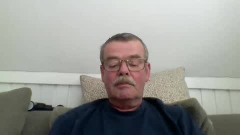 Snapshot of mikael42 chatting on April 21, 2026, 12:55 pm mikael42 online show from April 21, 2026, 12:55 pm