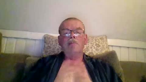 Snapshot of mikael42 chatting on May 5, 2026, 7:44 pm mikael42 online show from May 5, 2026, 7:44 pm