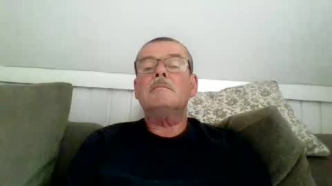 Snapshot of mikael42 chatting on May 16, 2026, 10:01 am mikael42 online show from May 16, 2026, 10:01 am