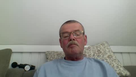 Snapshot of mikael42 chatting on May 18, 2026, 1:06 pm mikael42 online show from May 18, 2026, 1:06 pm