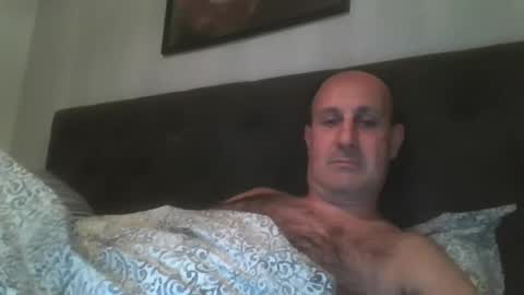 mikael_r52 online show from May 15, 2026, 10:17 pm