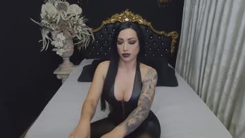 Mikaela online show from November 12, 2025, 4:46 am
