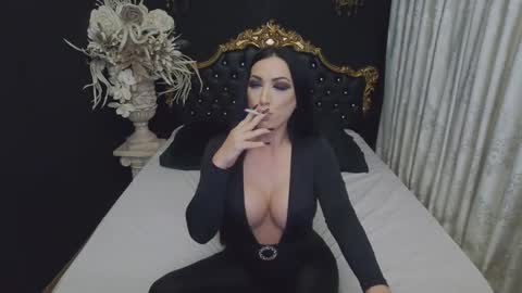 Mikaela online show from November 27, 2025, 4:36 am