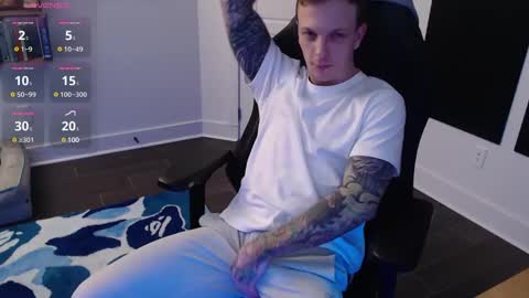 MikahisHung online show from January 11, 2025, 5:20 am