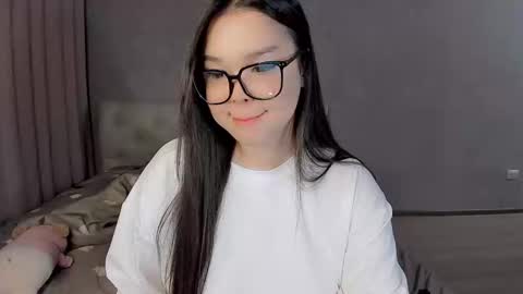 mikasssu online show from February 4, 2025, 11:27 am